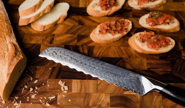 What Type of Knife Is Best for Cutting Bread